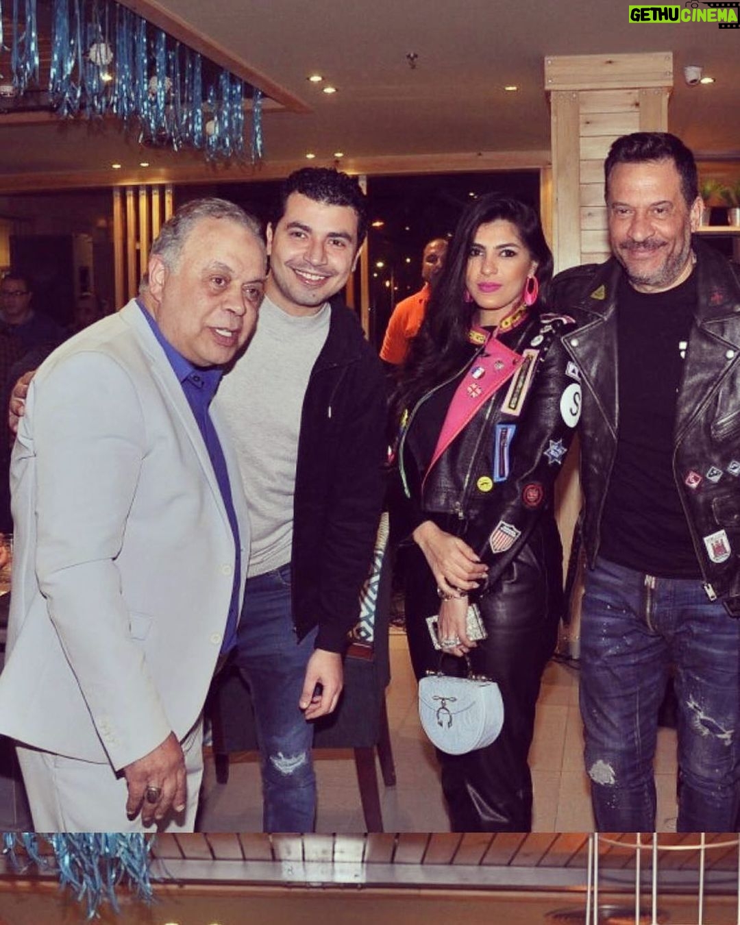 Mohamed Anwar - 47.4K Likes - مبروووووك افتتاح احلي مطعم في الشيخ زايد بجد الاكل تحفه
@kouzina.egypt
@rogenaofficial
@ashrafzakyoffical