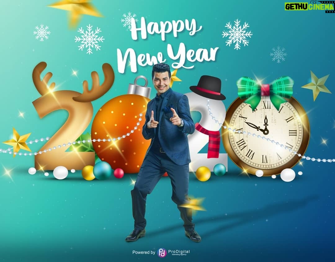 Mohamed Anwar Instagram - كل سنه وانتوا طيبين وسنه سعيده علينا كلنا ان شاء الله فيها حاجات حلوه كتيييير ❤😍🥳 #محمد_انور #mohamed_anwar #Mohamed_anwar #happnewyear #newyear #2020newyear