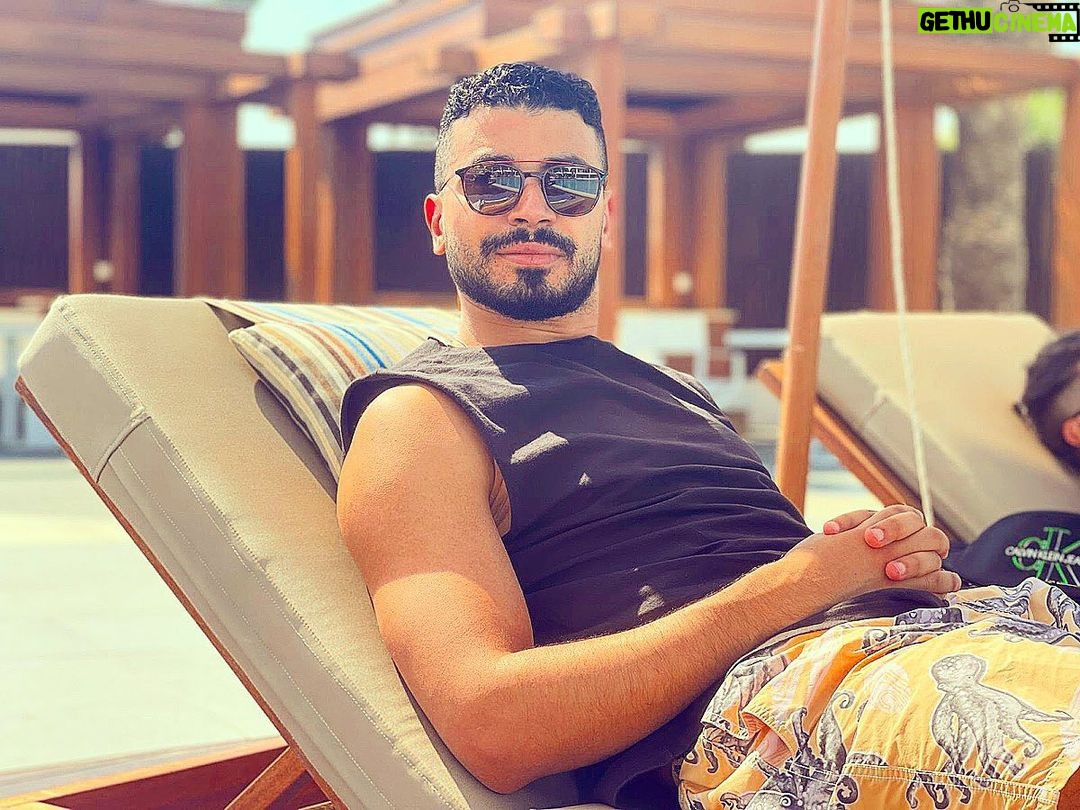Mohamed Anwar Instagram - ليه واحنا واخدين بالنا بنتصور واحنا مش واخدين بالنا "محمد انور ٢٠٢٢ "
