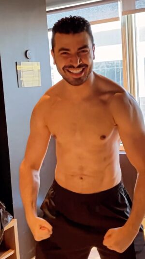 Mohamed Anwar Instagram - لما تدخل بطوله كمال اجسام وانت الكمال لله وحده