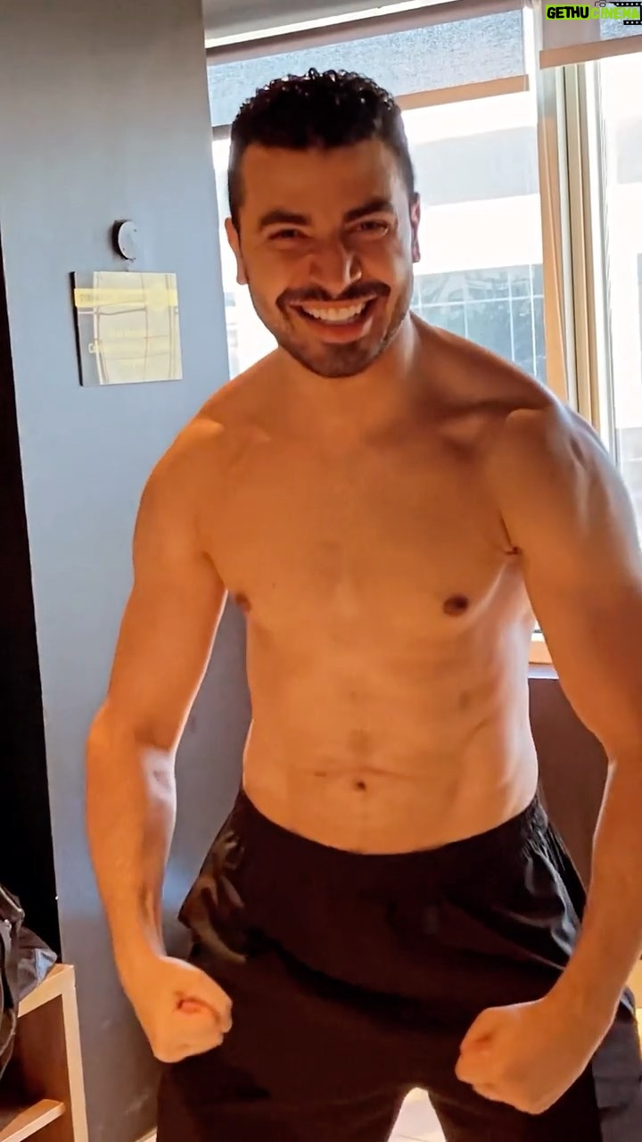 Mohamed Anwar - 80.2K Likes - لما تدخل بطوله كمال اجسام وانت الكمال لله وحده