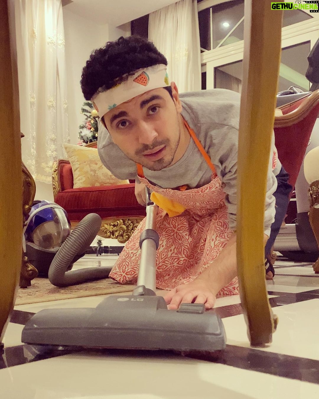 Mohamed Anwar Instagram - كل سنه وانتم طيبين وعيد سعيد 💥