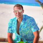 Mohamed Imam Instagram – سعيد جداً بكل كلامكم الحلو اللي بيجيلي على #عمهم .. و بالإيرادات العالية اللي عاملها الفيلم في #مصر أول كام يوم .. شكراً ليكم جميعاً .. #الحمدلله ❤️💪🏼