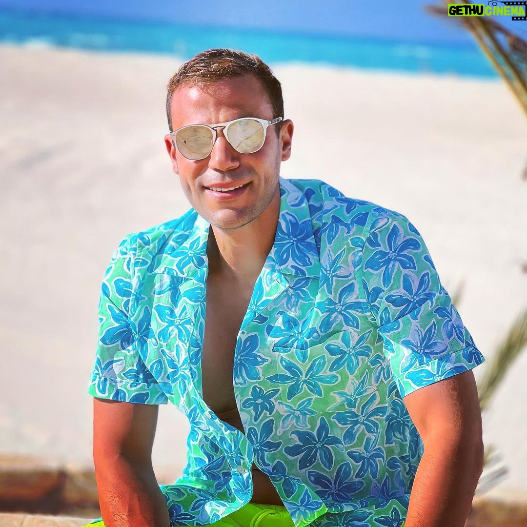 Mohamed Imam - 114.4K Likes - سعيد جداً بكل كلامكم الحلو اللي بيجيلي على #عمهم .. و بالإيرادات العالية اللي عاملها الفيلم في #مصر أول كام يوم .. شكراً ليكم جميعاً .. #الحمدلله ❤️💪🏼