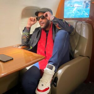 Mohamed Imam Instagram - الى #الرياض لحضور حفلة 
‏{ #joy_awards } لأول مره ✈️ 
انتظروا مفاجأة إن شاء الله 💪🏼❤️