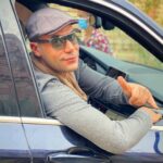 Mohamed Imam Instagram – شكراً ليكم جميعاً انكم خليتوا مسلسل #النمر الأعلى في #رمضان_٢٠٢١ وسط المنافسة الشرسة دي ، كلامكم الجميل و حبكم ليا اللي بشوفه في كل حتة بحمد ربنا عليه كل يوم ..
شكراً لكل فريق العمل اللي شاركني المسلسل ، النجاح ده بتاعكم انتم ، بحبكم من كل قلبي ..
شكراً لفريقي الخاص ، رجالتي و اخواتي اللي شايليني و في ضهري ..
شكراً لمراتي ، سنَدي و ام بناتي ، انتي كل حاجة ..
و اخيراً شكراً لأمي ، كل اللي انا فيه ده بسبب دعواتك ..
كل سنة وانتم طيبين .. #عيد_سعيد عليكم جميعاً ..
اشوف وشكم على خير ان شاء الله ❤️🤙🏼
#الحمدلله 👆🏼 #محمد_امام ⚡️