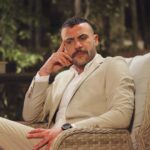 Mohamed Imam Instagram - مين اللي قتل الشيمي !؟ و مين اللي قتل الحاوي !؟ مين الفهد !؟ مين اللي موت ماهر رضوان و معاه الماسه !؟ مين الخاين اللي في رجالة #النمر !؟ ايه المسلسل ده !؟ 😀😀 انتظروا اخر حلقتين علشان #اللي_جاي_رعب 💣 #النمر 🔥🔥 #محمد_امام ⚡️