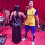 Mohamed Osama Instagram – دلوقتي تقدر تتفرج علي رونالدو وجورجينا لايف 😂😂 
يوميا وحتي يوم الاحد ١٢ فبراير علي مسرح #محمد_العلي في مسرحية #ازاي_تخنق_جارك #بوليفارد #رياض_سيتي_بوليفارد Riyadh, Saudi Arabia