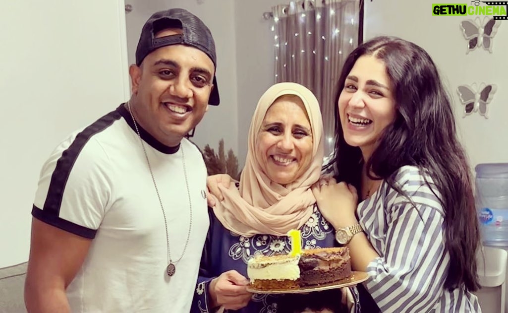 Mohamed Osama - 25.1K Likes - كل سنه وانتى طيبه يا امى وعقبال مليون سنه وربنا يديكى الصحه و يخليكى لينا ❤️❤️❤️❤️