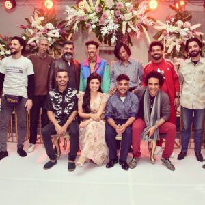 Mohamed Osama Instagram - صوره لن تتجمع الا فى احلامك😂 
مسلسل #الفرح_فرحنا فقط وحصريا على شاهد vip
@shahid.vod