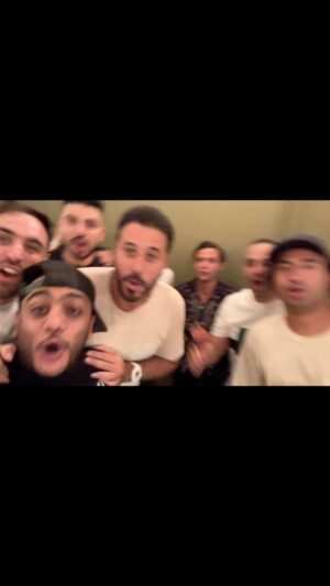 Mohamed Osama Instagram - #سطلانه 😂😂😂
#بعد_الشر ❤️