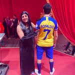 Mohamed Osama Instagram – دلوقتي تقدر تتفرج علي رونالدو وجورجينا لايف 😂😂 
يوميا وحتي يوم الاحد ١٢ فبراير علي مسرح #محمد_العلي في مسرحية #ازاي_تخنق_جارك #بوليفارد #رياض_سيتي_بوليفارد Riyadh, Saudi Arabia