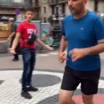 Mohammed El Amine El Khayari Instagram - Si nos encontramos por la calle y te paso el balón ⚽️ QUE NOTA CREES QUE SACARÍAS? 😅💯 #skills #reto #rambla #barcelona Barcelona, Spain