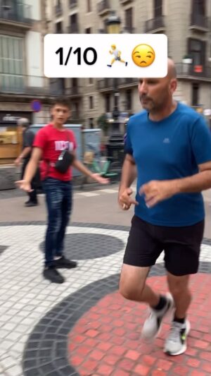 Mohammed El Amine El Khayari Instagram - Si nos encontramos por la calle y te paso el balón ⚽️ QUE NOTA CREES QUE SACARÍAS? 😅💯 #skills #reto #rambla #barcelona