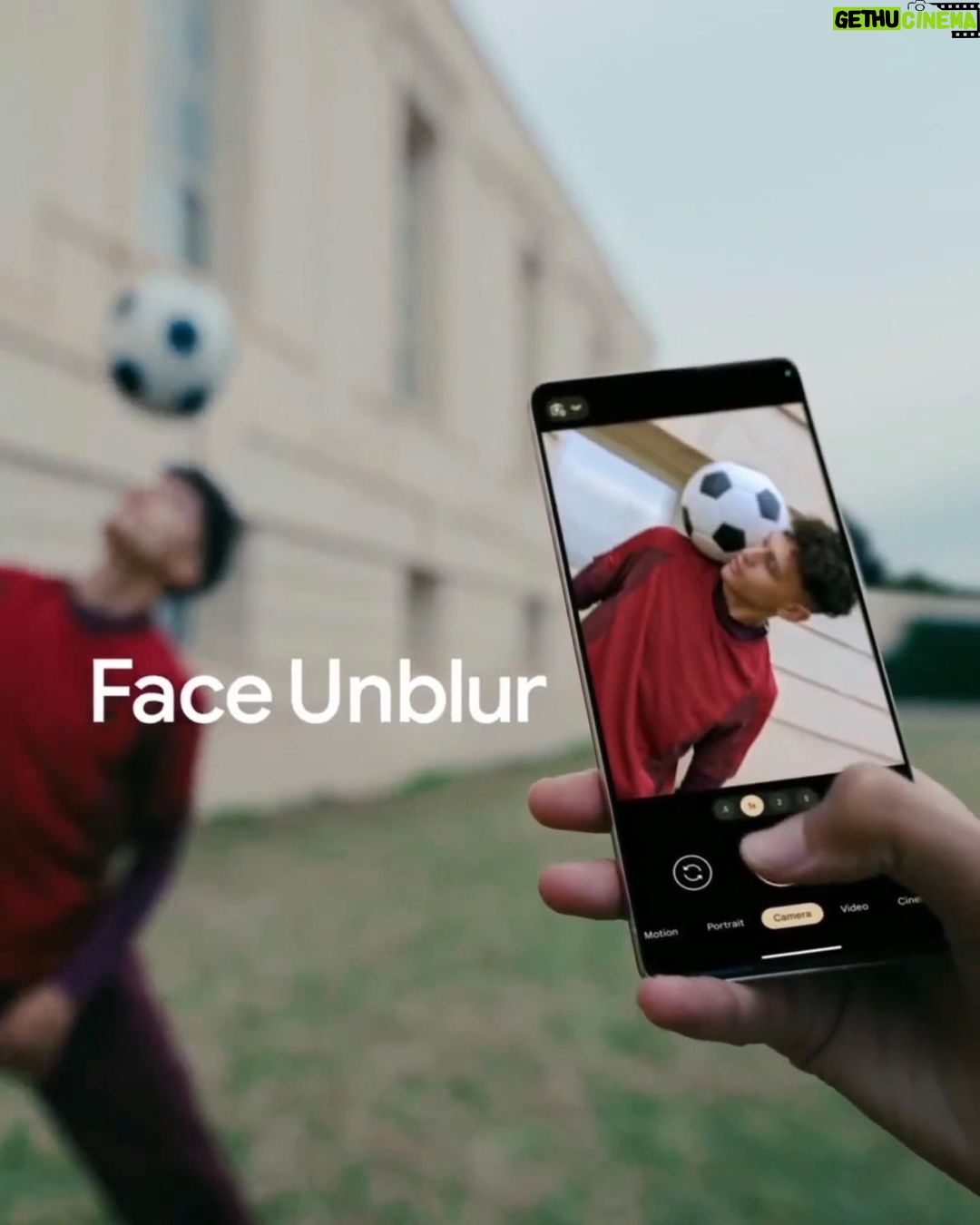 Mohammed El Amine El Khayari Instagram - Anuncio para @google y @fifaworldcup π anunciando el nuevo @googlepixel_us π² Proyecto tras proyecto in sha allah sin freno β½οΈπ #freestyle #mohafs #google #fifaworldcup #googlepixel Google