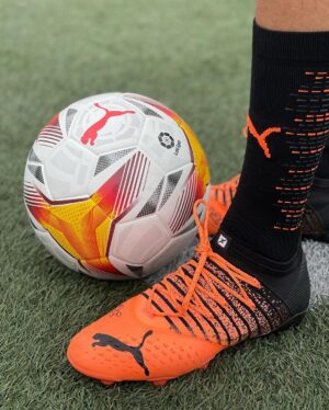 Mohammed El Amine El Khayari Instagram - Una vez más me decanto por las PUMA FUTURE para entrar al campo ⚽️🔥 Que nota les pones del 1 al 10? 🤔 
@pumafootball @elcorteingles