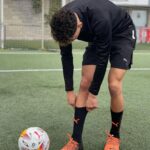 Mohammed El Amine El Khayari Instagram - Una vez más me decanto por las PUMA FUTURE para entrar al campo ⚽️🔥 Que nota les pones del 1 al 10? 🤔 @pumafootball @elcorteingles Barcelona, Spain