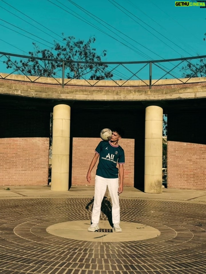 Mohammed El Amine El Khayari Instagram - En bajas no te veo, yo no te obligo 😅📉 Volvemos al ruedo 🎥‼️ 🎶: FIGO - @el_moraddd @dellafuente Barcelona, Spain