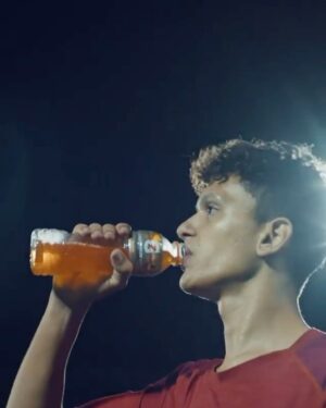 Mohammed El Amine El Khayari Instagram - Aquí os dejo el anuncio en el que @leomessi me ficha para el GOAT Camp de @gatorade 🤩💪🏼