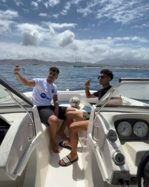 Mohammed El Amine El Khayari Instagram - día top con los chavales con @casara_marina_smir !! muy recomendable el servicio que ofrecen ‼️ volvemos seguro in shaa allah 🦾🚤