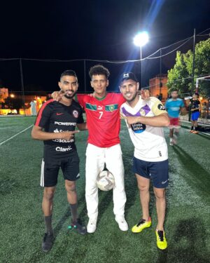 Mohammed El Amine El Khayari Instagram - freestyle con @hamzaweldaichaofficial 🎤 (7looo🤣) & @idriss.matuidi ⚽️ 
chokran a drari 3la tar7ib dyalkom 🫶🏽