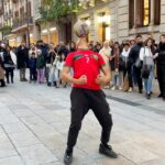 Mohammed El Amine El Khayari Instagram - al ritmo de la música por el centro de Barcelona, flow king kong 🦍 @mhdofficiel #kingkong #mohafs #barcelona #freestyle Barcelona, Spain