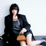Momo Hirai Instagram - 🩶👠 #harpersbazaar @harpersbazaarjapan