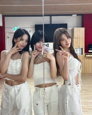 Momo Hirai Instagram - 🌝🌝🌝