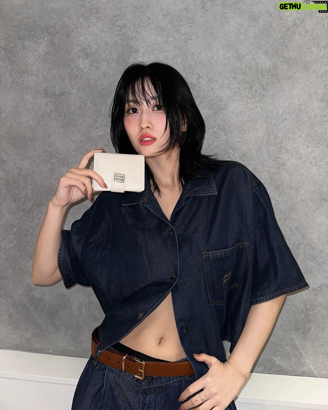 Momo Hirai Instagram - 🤍🤎 @miumiu #MiuMiu #PR #JAPAN