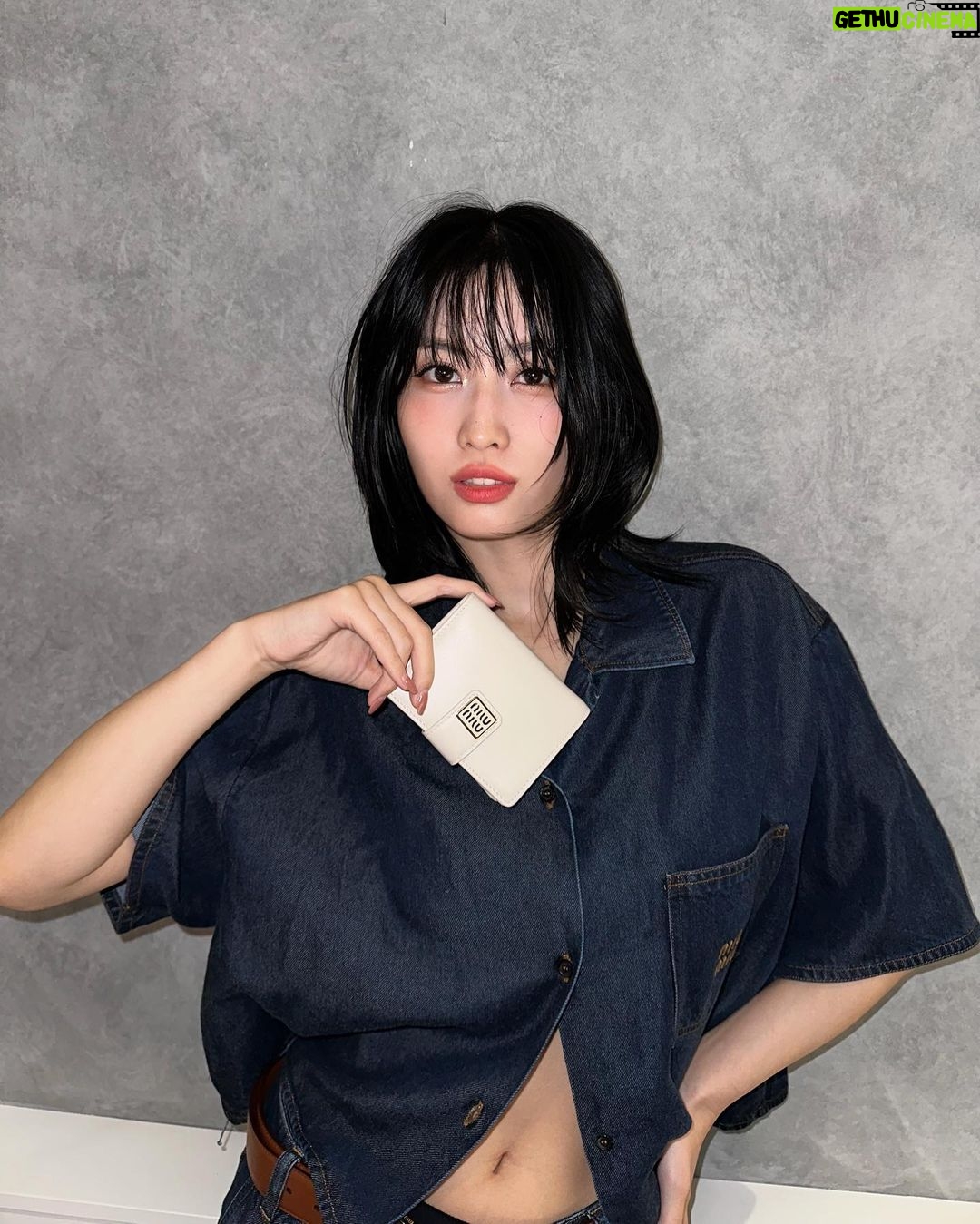 Momo Hirai Instagram - 🤍🤎 @miumiu #MiuMiu #PR #JAPAN