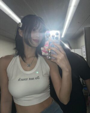 Momo Hirai Instagram - 🦋