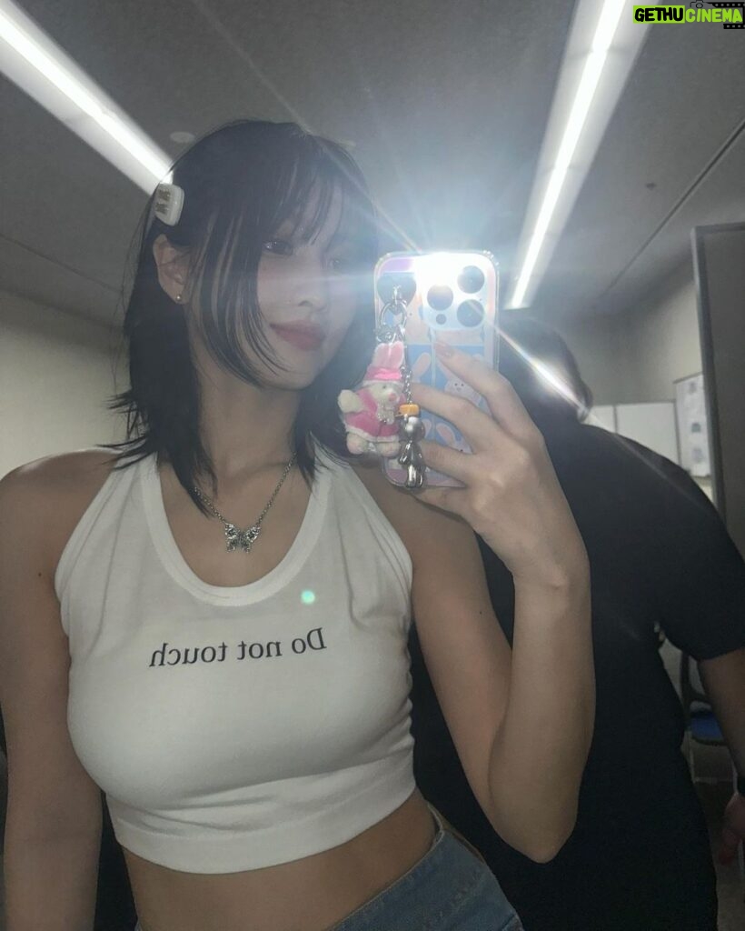 Momo Hirai Instagram - 🦋