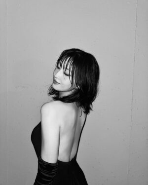 Momo Hirai Instagram - Do not touch🩶