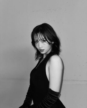 Momo Hirai Instagram - Do not touch🩶