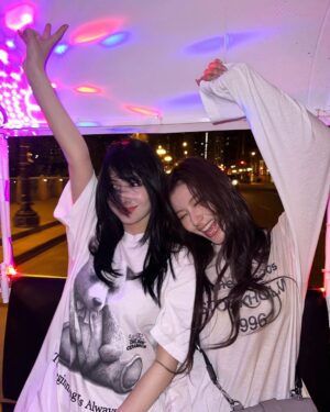 Momo Hirai Instagram - 시카고의 밤🪩🩷