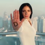 Mona Zaki Instagram - @lorealparis took over Ain Dubai on December 7th to raise further awareness on the message of Stand UP. Proud to be part of L’oréal Paris family and the first brand to use this monument to project a brand cause. Join the movement and get trained on http://stand-upinternational.com/ #LOrealParis #WeStandUp #Worthit #AinDubai @aindxbofficial