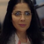 Mona Zaki Instagram - ... انتظروا الحلقة كاملة الساعة 12.05am علي قناة @dmctv.eg #لعبة_نيوتن #رمضان_٢٠٢١ #مني_زكي