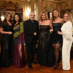 Mona Zaki Instagram - Lovely evening ✨with the one and only Elie Saab @eliesaabworld @eliesaabmaison @maisonpyramide 📸 @digitentworld @ahmadelnahal @kareem.ahmed377 Styled by @maigalal Dress @raisavanessa Jewellery @bilarabi Make up @rehamkhalifaa Hairdresser @ahmed__mounir