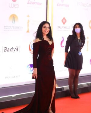 Mona Zaki Instagram - Aside from that The Cairo film festival has a special place in my heart.. this one was super special to me, The Faten hamama honorary award.. Having my beautiful family with me on that day.. receiving all the love and support from my friends and colleagues.. I really feel honoured to be part of this industry.. I am really Thankful.

Thank you @mohefzy @cairofilms for making this festival greater every year

A big thanks goes to one of the greatest designers in the world @nicolasjebran @nicolasjebranworld the dress was beautiful ♥️ I loved each and every detail about it 

Special thanks goes to the super talented @maigalal 

Special Thanks 🙏 🙏
Hair : @hamomohsen 
Makeup: @monagamalofficial 
Bag custom made by: @aliel_official 
Earrings: @rapture.me 
Thanks : @flarepr 

Thanks to my team @ginger__tm  for your constant support