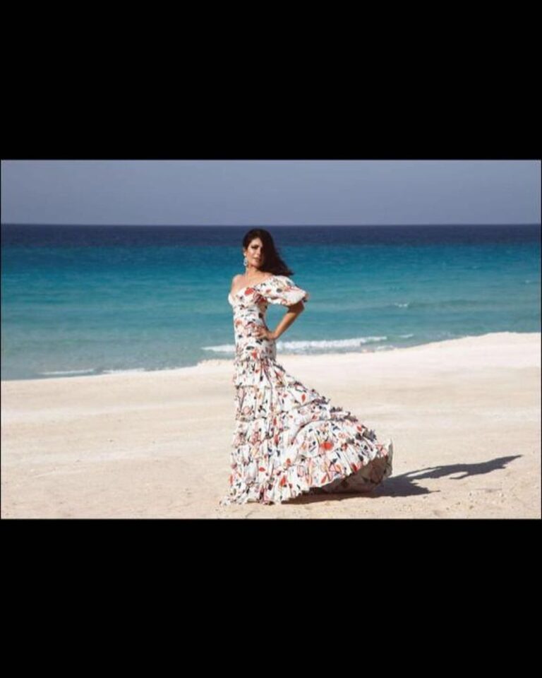 Mona Zaki Instagram - Ending summer on a happy note 😊 First look from my latest shoot with @soochfashion ❤️ Dress: By my friend the talented.. Eclectic designer @mrskeepa Jewellery: By the magnificent @dimajewellery The Amazing Team Photography: @bilohussein Cinematography: @afilmbyseifismail Styling: @maigalal Make Up: @monagamalofficial Hair: @tahergamil1 Celebrity Management: @ginger__tm