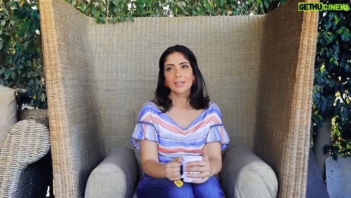 Mona Zaki Instagram - دردشة في الحظر 😊 #خليك_في_البيت