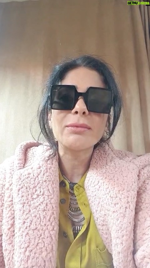 Mona Zaki Instagram - "تحدي الخير " تضامنا مع الأسر المتضررين لمواجهة فيروس كورونا #تحدي_الخير #جمعية_رسالة #كورونا @ahmedhelmy @mennagram @karimabdelazizofficial @resala.charity.organization
