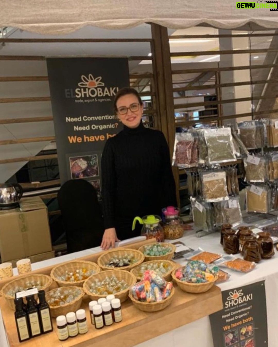 Mona Zaki Instagram - Check out the @elshobaki1970 page .. All Natural Herbal Tea.. Oils.. Herbs .. delivered to your doorstep.. Mabrook Riko ❤️@rihamabdelghafourofficial