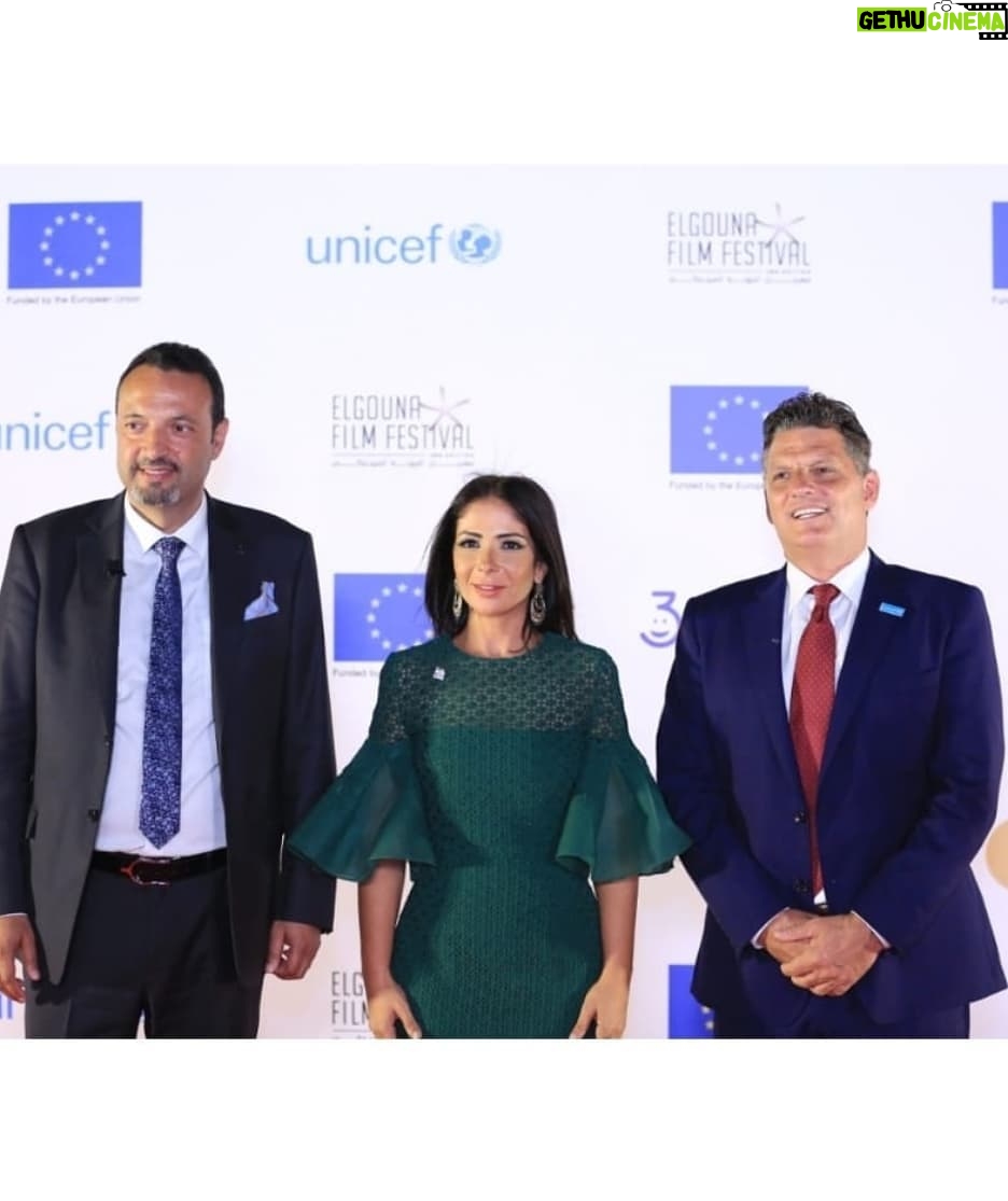 Mona Zaki Instagram - UNICEF and GFF believe in the power of cinema to bring a positive change to the lives of millions of children, and so do I. As @unicef.egypt Goodwill Ambassador, I was excited to be part of the festival this year to witness the agreement between UNICEF and @elgounafilmfestivalofficial, especially that it also comes on the occasion of the 30th anniversary of the Convention on the Rights of the Child. #ForEveryChild #UNICEFxGFF يونيسف ومهرجان الجونة السنيمائي بيؤمنوا بإن السنيما قادرة على إنها تعمل تغيير إيجابي في حياة ملايين الأطفال، وأنا كمان مؤمنة بكده. كسفيرة نوايا حسنة ليونيسف مصر، أنا كنت متحمسة إني جزء من المهرجان السنة دي علشان أشهد الاتفاقية بين يونيسف ومهرجان الجونة السنيمائي خصوصاً إن السنة دي كمان هي السنة ال٣٠ على اتفاقية حقوق الطفل. #لكل_طفل Stylist @maigalal Dress by the outstanding @ramialaliofficial Jewellery @egyptgold.eg Make up @sorayashawky Hair @ashour_201__hair_styilst Elgouna - Hurghada