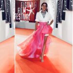 Mona Zaki Instagram - حبيت أغاني فيلم لما بنتولد، الفيلم المصري في مهرجان الجونة السينمائي. مبروك أبطال وفريق عمل الفيلم. I want to express my appreciation to the very talented and avant garde designer @mrskeepaofficial @mrskeepa ]for doing this amazing job to glam me up for the red carpet . I love you .❤❤❤ Styled @maigalal my love Ring @azerbijoux Mua @sorayashawky Hair @ashour_201__hair_styilst