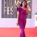 Mona Zaki Instagram - مبروك المخرج أمجد أبو العلا فيلم ستموت في العشرين يؤكد على أن السينما السودانية تفرض نفسها على الساحة الفنية، اتبسط اني اتفرجت عليه Stylist @maigalal Jumpsuit @chiarabonilapetiterobe Jewellery @carlojoaillier Bag @sarahsbag Make up @sorayashawky Hair @ashour_201__hair_styilst Photographers @hamedz199 @norayoussef_photography El Gouna