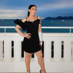Mona Zaki Instagram - Hello Cannes 🇫🇷 @lorealparis Stylist: @cedrichaddad Dress: @jacquemus @netaporter Shoes: @rogervivier Makeup: @delphine.ehrhart Hair: @antoinewauquier Photographer: @karlphotography Hotel Martinez