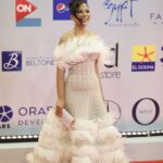 Mona Zaki Instagram - Yesterday was a dazzling night at the opening ceremony of @elgounafilmfestivalofficial. Thank u @maigalal for my red carpet look You always give your utmost dedication and tolerance for me❤ Thank u @maisonyeya for the magnificent dress your creativity and classy taste makes you who you are the queen of bridal and evening dresses❤ Thank u @dimajewellery the look was completed with your heavenly designed diamond pearl earings Thank u @sorayashawky for my beautiful make up u master what u do❤😘 Hairdresser @ashour_201__hair_styilst thank u ❤😘 Ring @elmawardyjewelry 💍❤ Photo credit @mahmoud.taki @norayoussef_photography @hamedz199