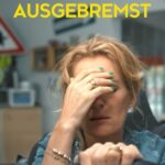 Monika Gruber Instagram - Webtherapie oder Fahrschule? Was passiert hier eigentlich? Das erfahrt Ihr ab Dienstag um 18 Uhr auf dem Kanal von @tntcomedyofficial oder auf YouTube: http://youtube.com/TNTTV-Deutschland • Mit dabei sind: @mariafurtwaengler @annettefrier @maren__kroymann @ulrike_folkerts @sabintambrea @maximilianmundt u. a. #ausgebremst #tntcomedy #kunstnothilfe