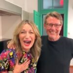 Monika Gruber Instagram - Viele Grüße aus dem Prinzregententheater von Onkel Andi und mir! 🥂 #monikagruber #andreasrebers #kabarett #comedy #prinzregententheater #bayern #gruberin #altweibersommer #alkohol